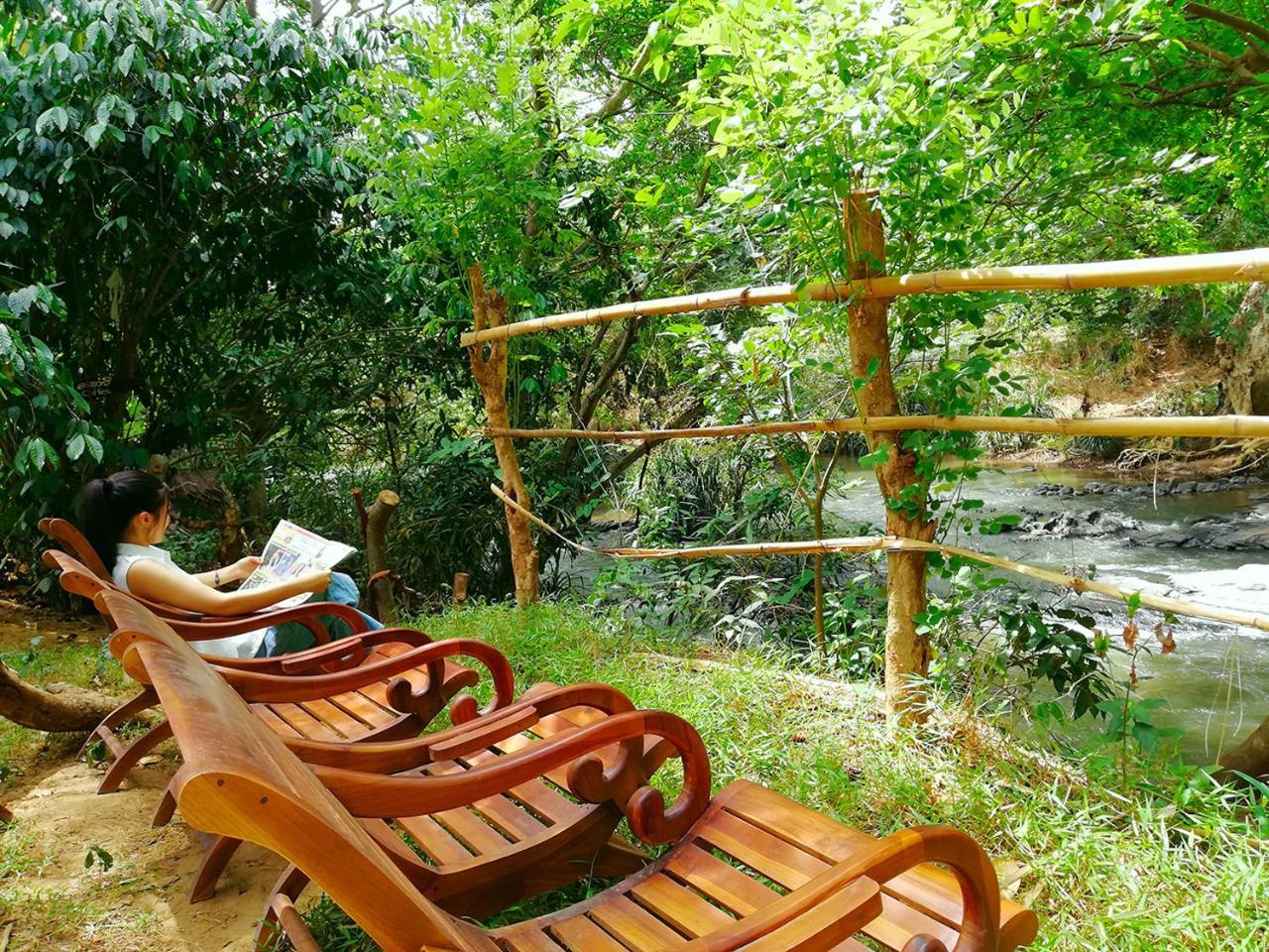Atha Safari Resort & Riverside Camping Удавалаве Экстерьер фото
