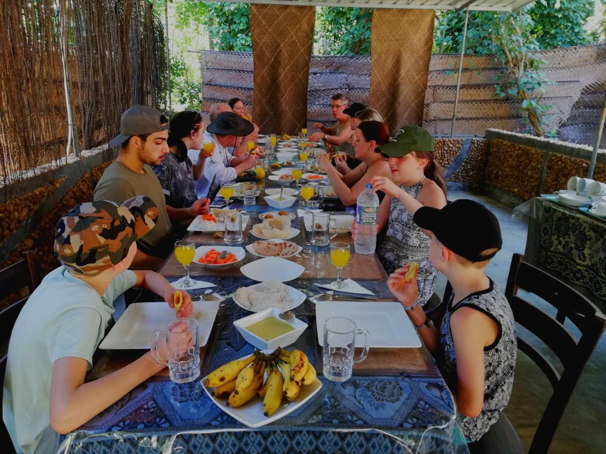 Atha Safari Resort & Riverside Camping Удавалаве Экстерьер фото